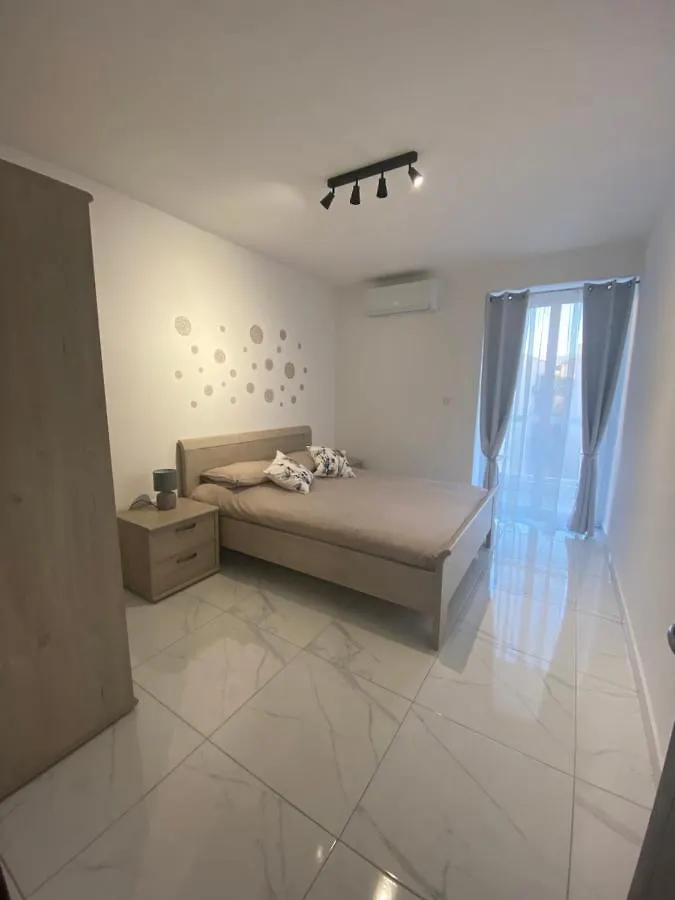 Central, Bright & Modern Apartment Msida 0*,  Malta
